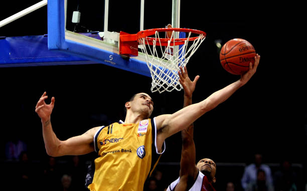 成西甲首秀 成西甲首秀