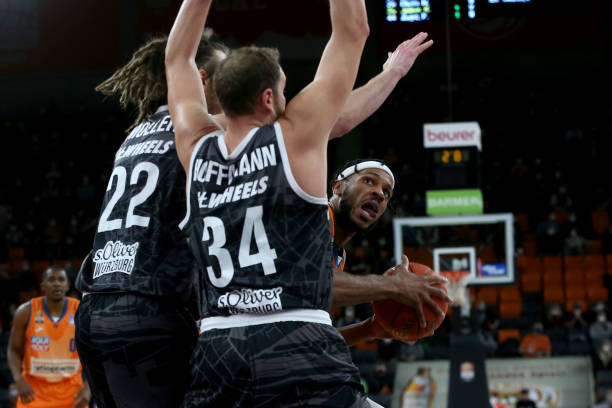 依然缺乏稳 依然缺乏稳